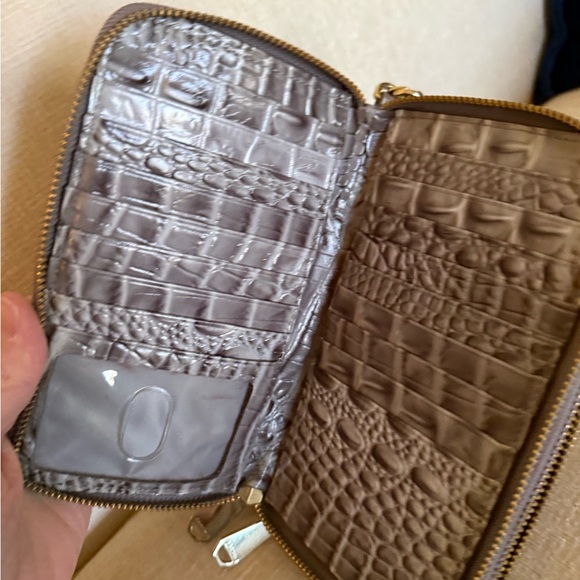 Brahmin Zora Wallet in Quill Melbourne - Picture 4 of 7